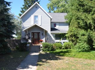 630 5th St, Traverse City, MI 49684