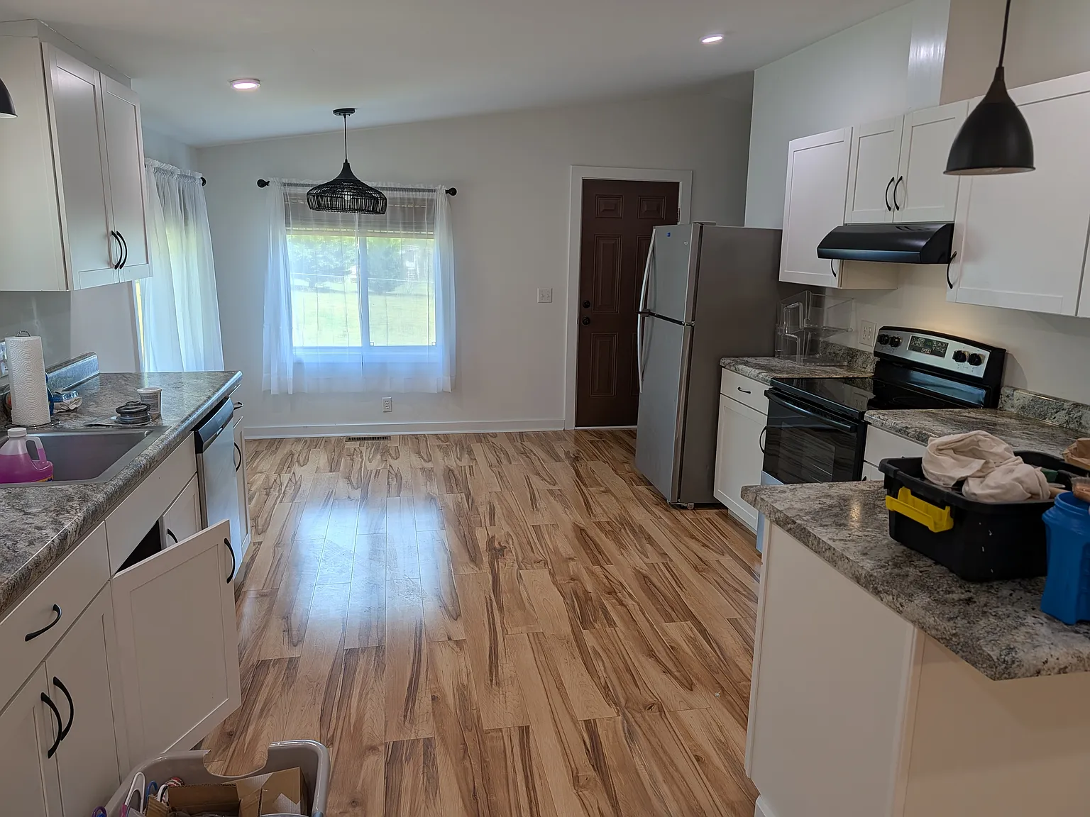 3 bed, 1144 sqft, $1,800 — Photo 2