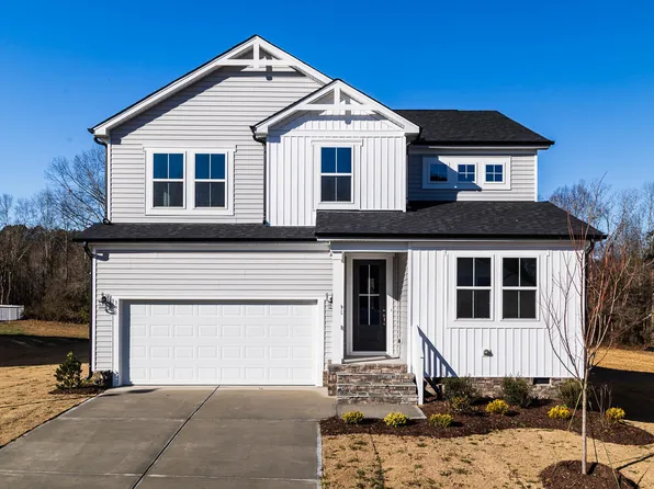 395 Fast Pitch Ln, Four Oaks, NC 27524