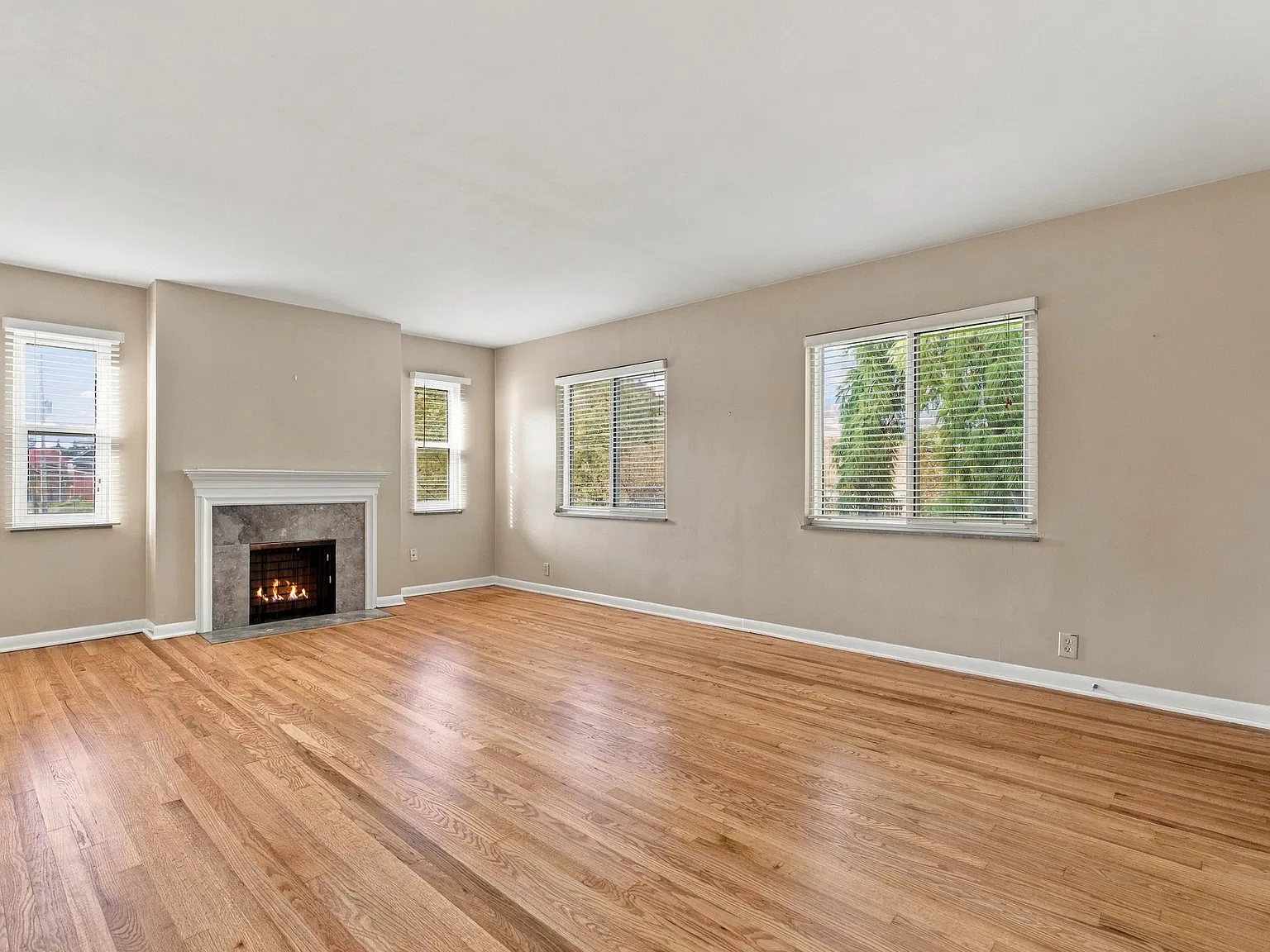2 bed, 1165 sqft, $1,950 — Photo 4