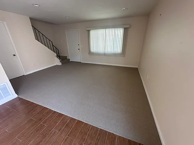 2 bed, 908 sqft, $3,400 — Photo 2