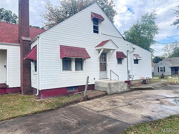 3rd image of 260 E Gladys St