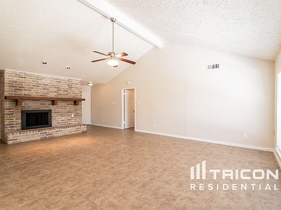 3rd image of 3518 Saratoga Dr