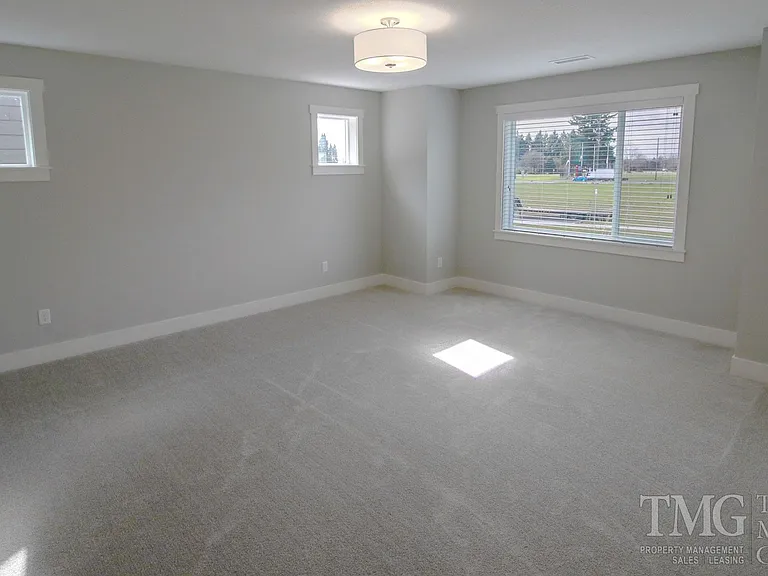 10816 NE 119th Pl — Photo 14