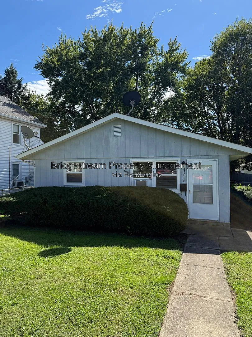 2 bed, 1.0 bath, 832 sqft, $895 — Photo 3