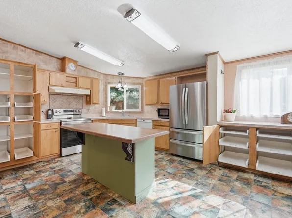 1110 5th St E, Polson, MT 59860