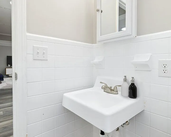 11 Highland Ave — Photo 57