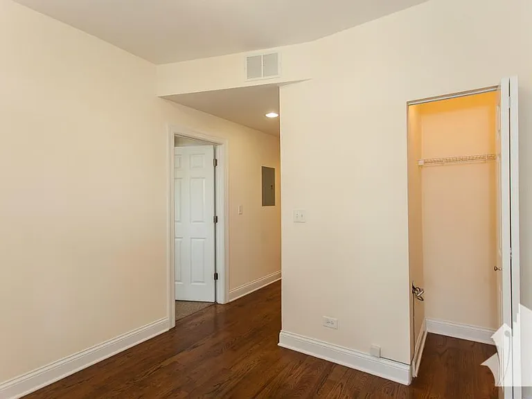 2834 N Albany Ave #2834G — Photo 12