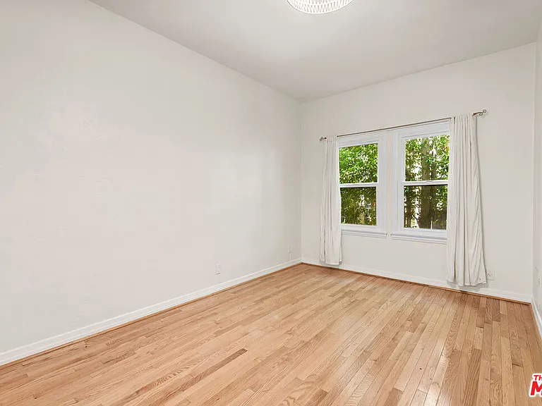 340 N Oakhurst Dr #103 — Photo 7