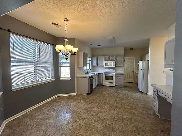 215 Spring Lake Dr — Photo 14