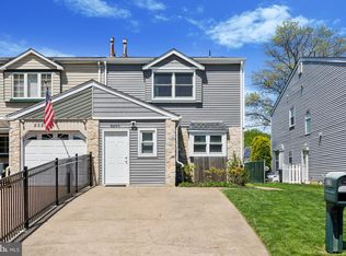 8230 Dorcas St, Philadelphia, PA 19152