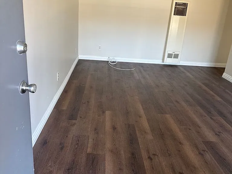 616-618 S Santa Anita Ave — Photo 2