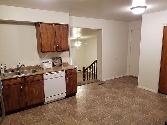 Kitchen (looking into Family Room)