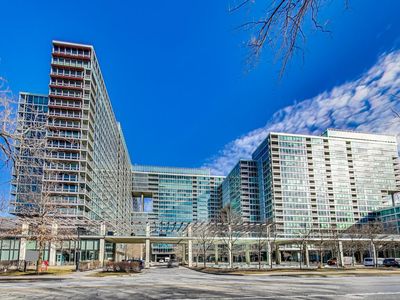 9655 Woods Dr UNIT 1807, Skokie, IL, 60077