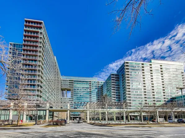 9655 Woods Dr Unit 1807, Skokie, IL 60077