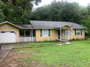 1122 W 20th St, Laurel, MS 39440