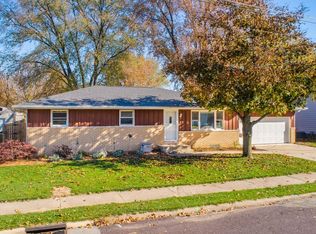 206 Cypress St, Pekin, IL 61554