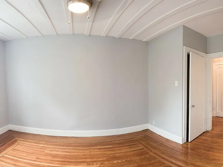 384 Probasco — Photo 2