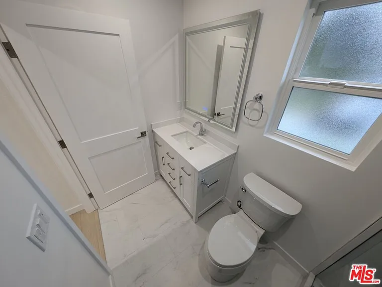 10623 Stanwin Ave — Photo 14