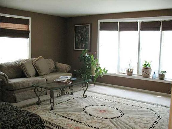 3rd image of 198 Sherburn Dr