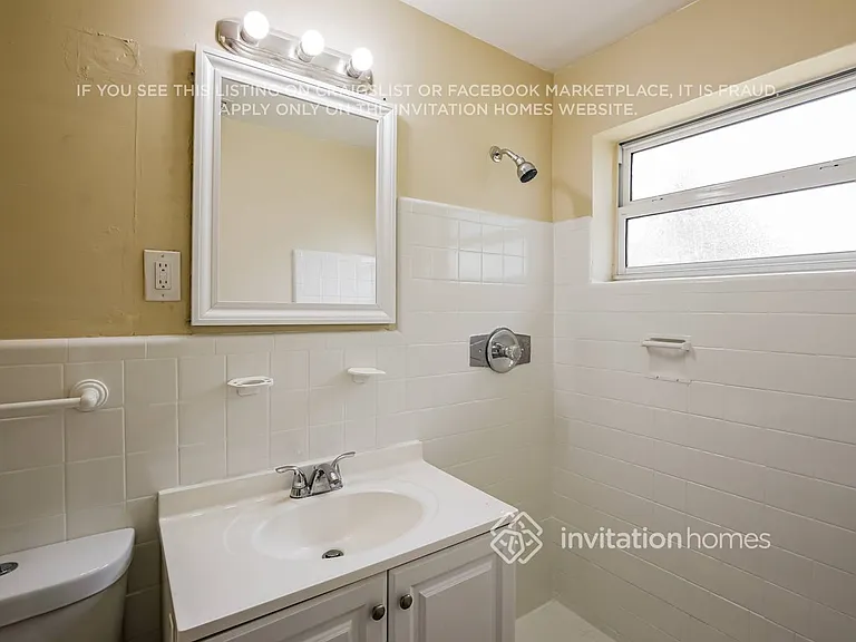 1755 SW 37th Way — Photo 9