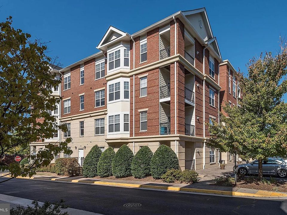 1st image of 205 Meeting House Station Sq APT 101