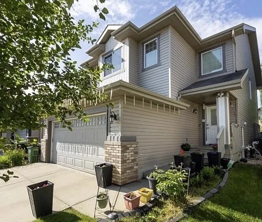 11605 16a Ave SW