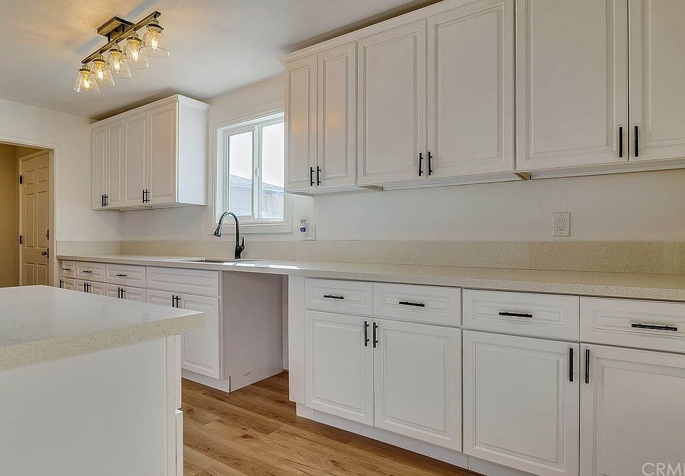 1st image of 5443 Newbury Ave
