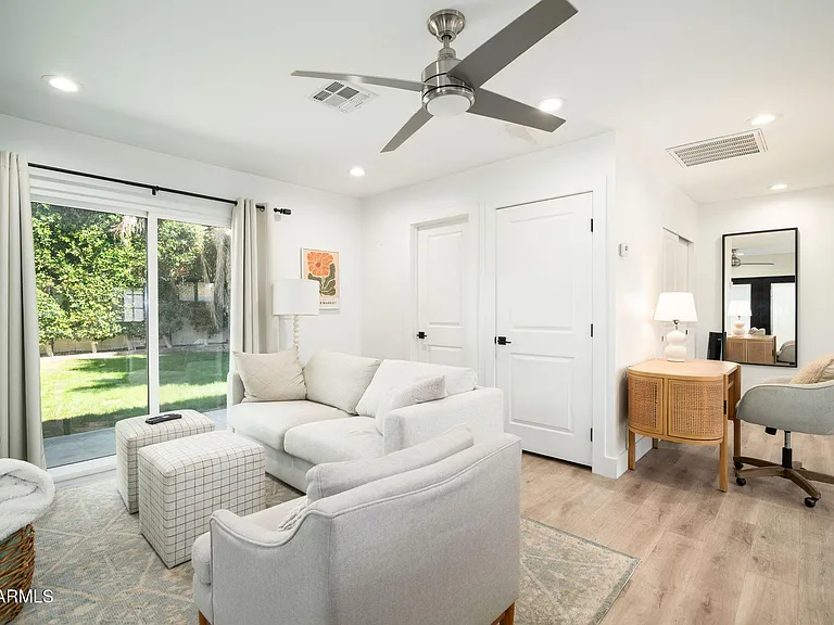 4813 E Fairmount Ave — Photo 38