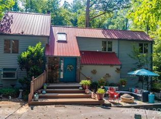 1045 18th Ave NW, Hickory, NC 28601