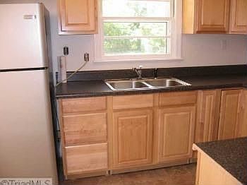 5th image of 2529 Fernwood Dr