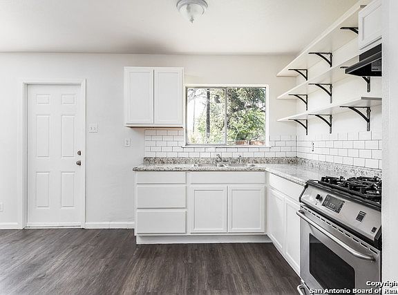 5th image of 6707 Merry Oaks Dr