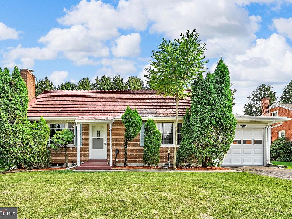 1st image of 590 College Garden Dr
