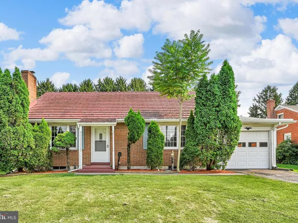 590 College Garden Dr, Kutztown, PA 19530