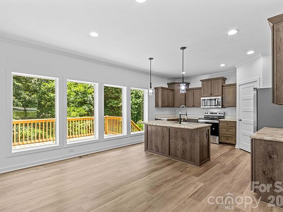 3rd image of 630 Martin Luther King Jr Rd