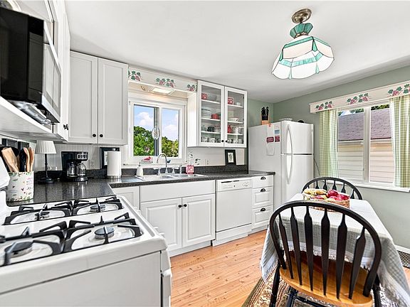2nd image of 150 Melzina St