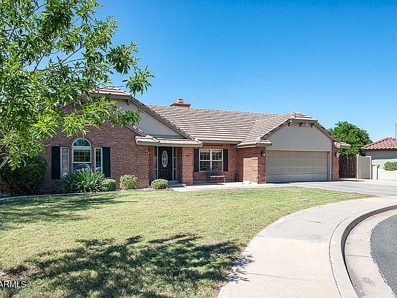 2nd image of 752 S Winthrop Cir