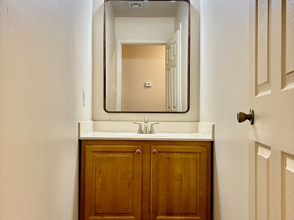 5th image of 1732 Oakley St APT A