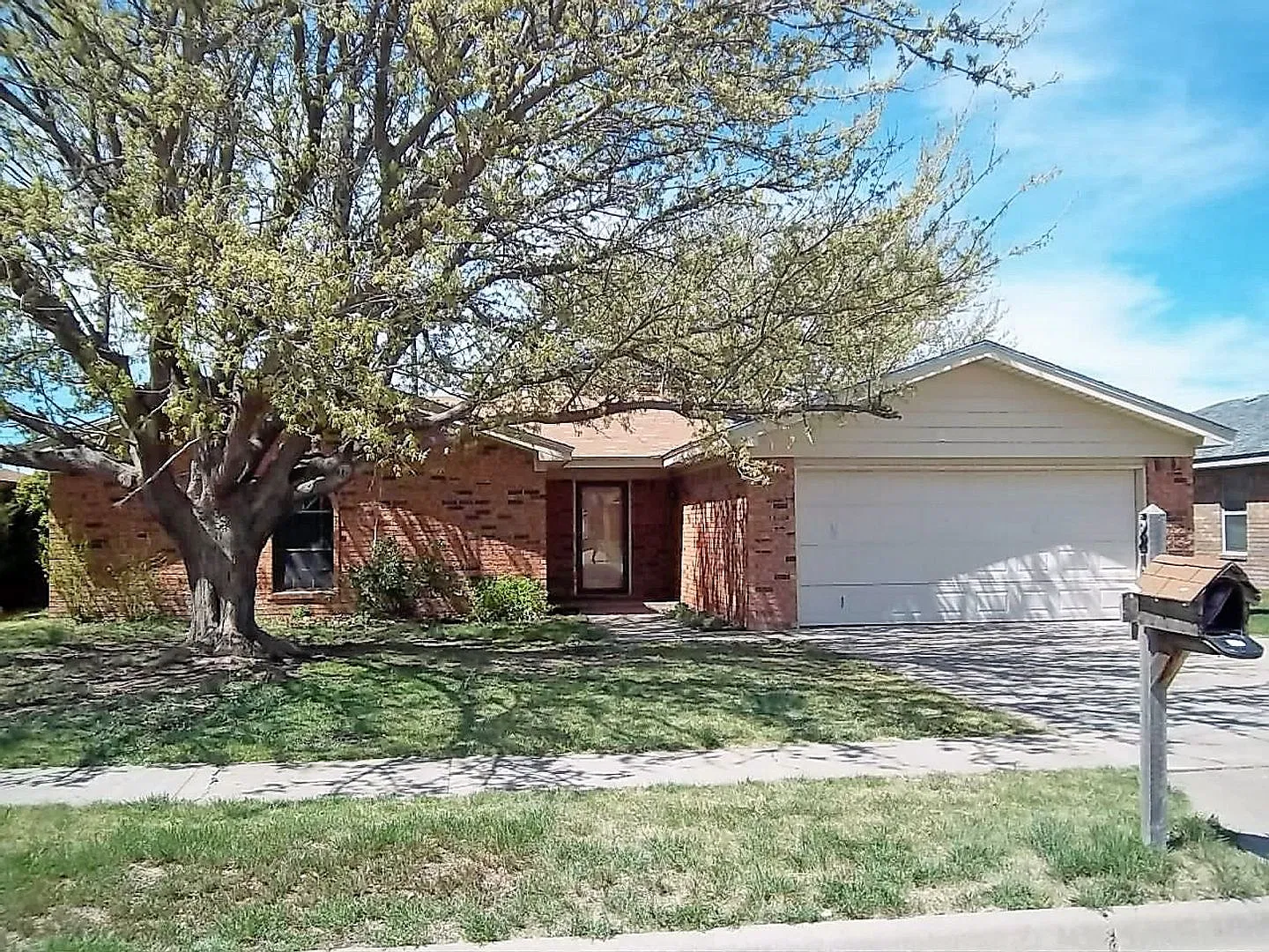 LEIGH 5210 — Photo 1