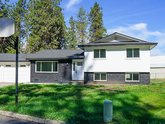 2nd image of 200 S Hemlock Ct House A