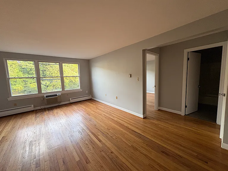 138 Store Ave #3F — Photo 7