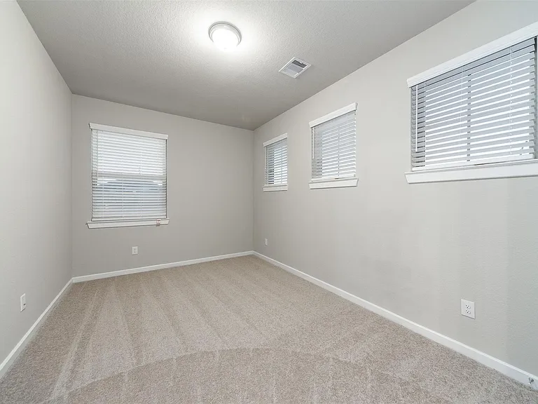 8706 Fox Trail Dr — Photo 20