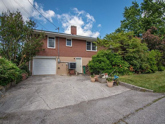 5th image of 125 Longview Dr