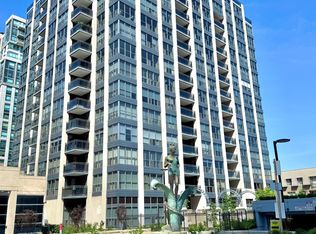 28 Hollywood Ave #708, Toronto, ON M2N 6S4