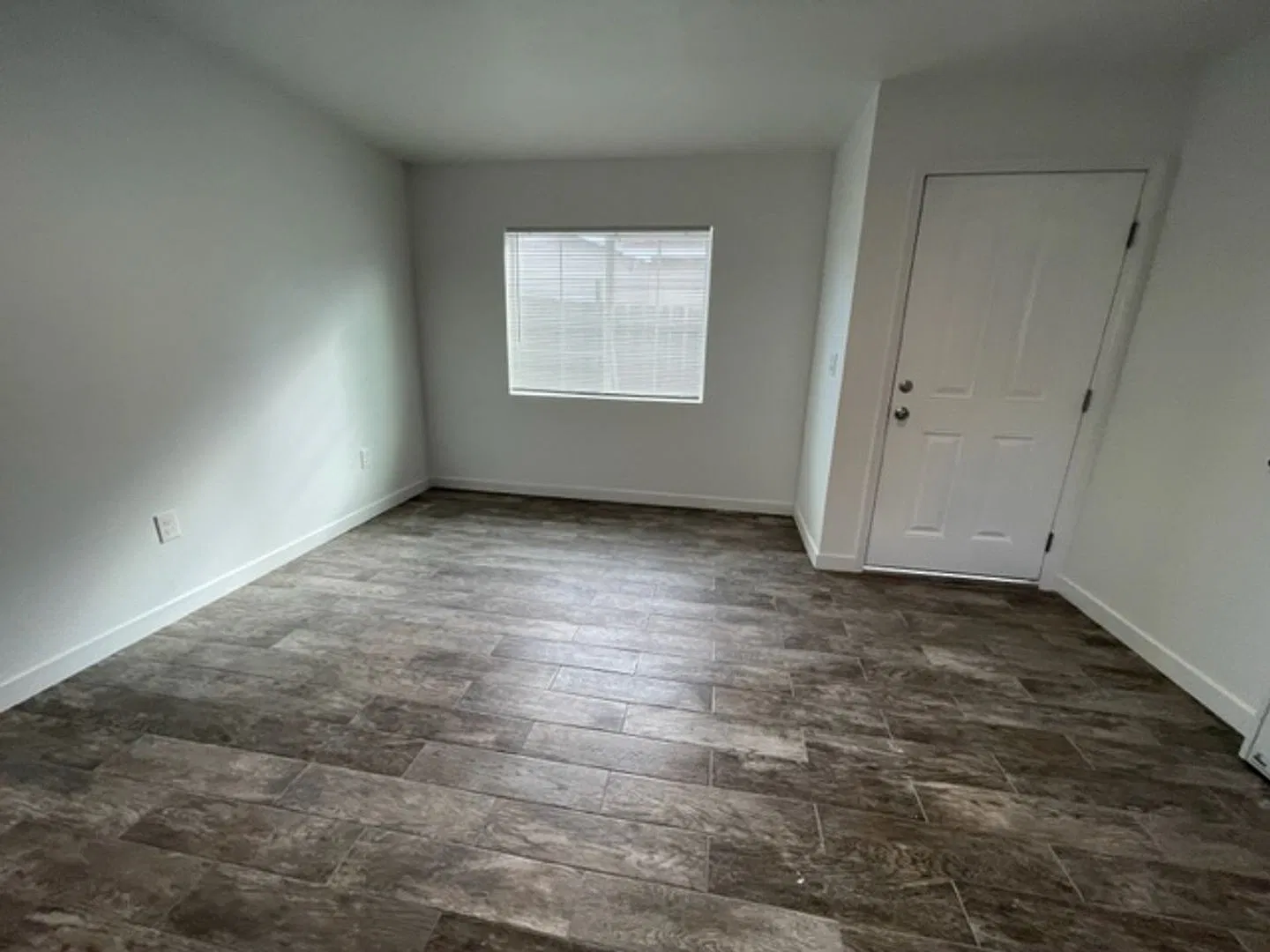 Beautiful 2 bedrooms on quiet street — Photo 4