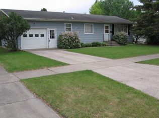 1103 24th Ave S, Grand Forks, ND 58201