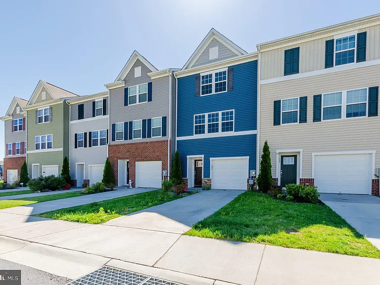 172 Drexel Ct — Photo 3