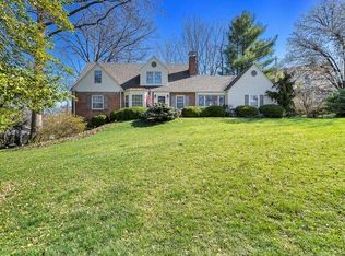 39 Frederick Ln, Saint Louis, MO 63122
