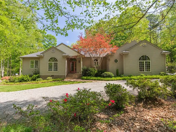 5254 Windsor Park Cir, Louisa, VA 23093