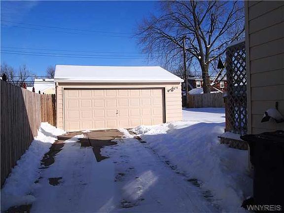 2nd image of 43 Wendover Ave